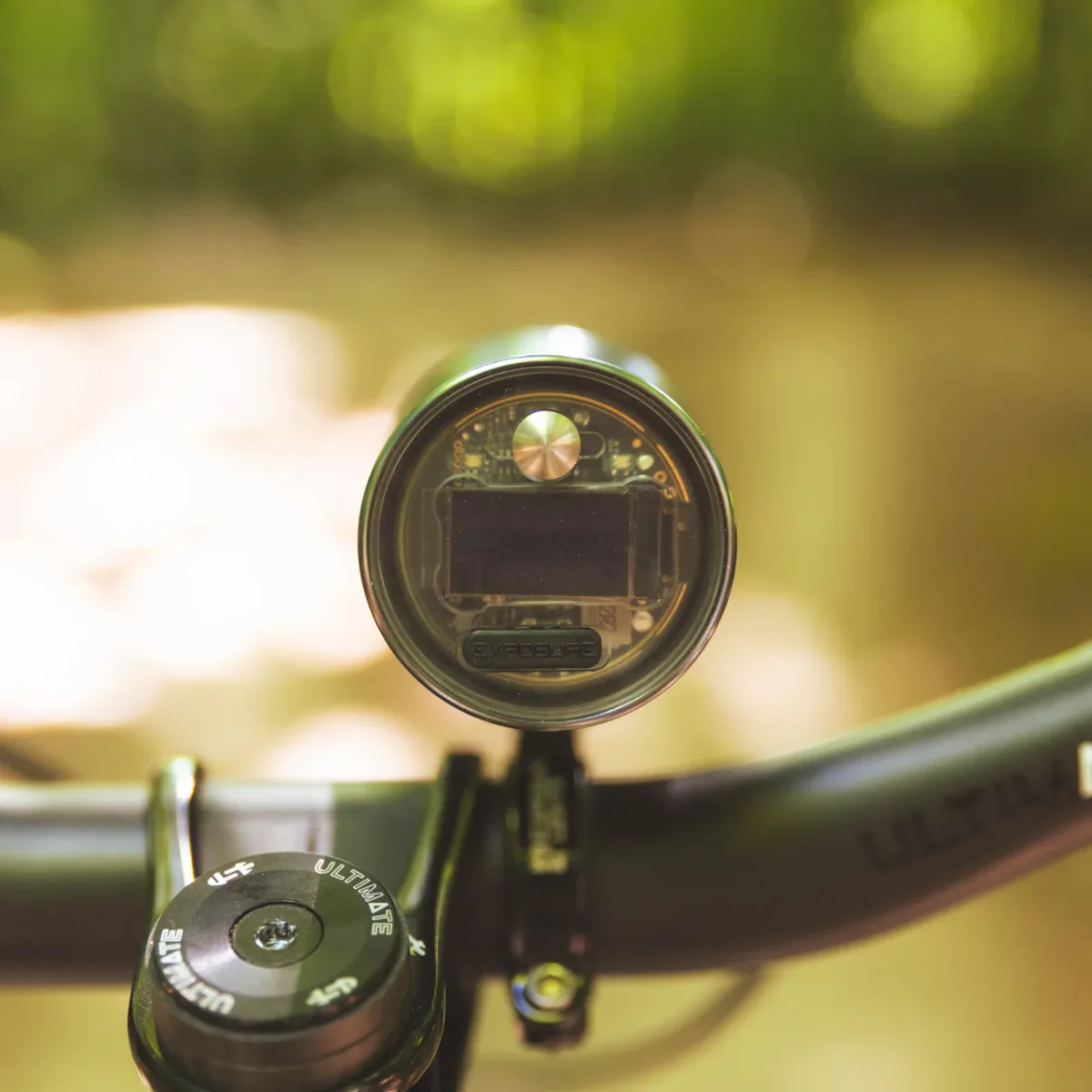 Exposure Maxx-D Mk17 mounted on a handlebar