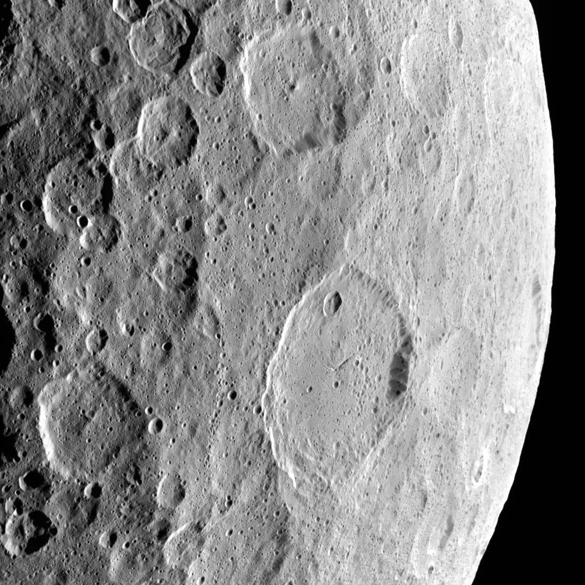 Image of fractures near the centre of the large Ezinu Crater on Ceres, captured by NASA's Dawn spacecraft on 2 September 2018. Credit: NASA/JPL-Caltech