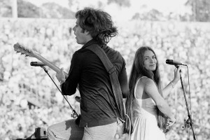 SANTA BARBARA, CA - JUNE 4:  The Grateful Dead (L to R: Bob Weir, Donna Godchaux) perform at Santa Barbara Stadium on June 4, 1978 in Santa Barbara, California. (Photo by Ed Perlstein/Redferns/Getty Images)