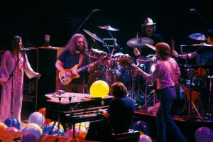 SAN FRANCISCO - DECEMBER 1978:  The Grateful Dead perform at Winterland on December 31, 1978 in San Francisco, California.  (Photo by Ed Perlstein/Redferns/Getty Images)