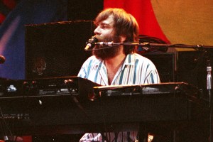 EAST TROY, WI - JULY 23: Brent Mydland of the Grateful Dead performs at Alpine Valley Amphitheatre on July 23, 1989 in East Troy, Wisconsin. (Photo by Tim Mosenfelder/Getty Images)