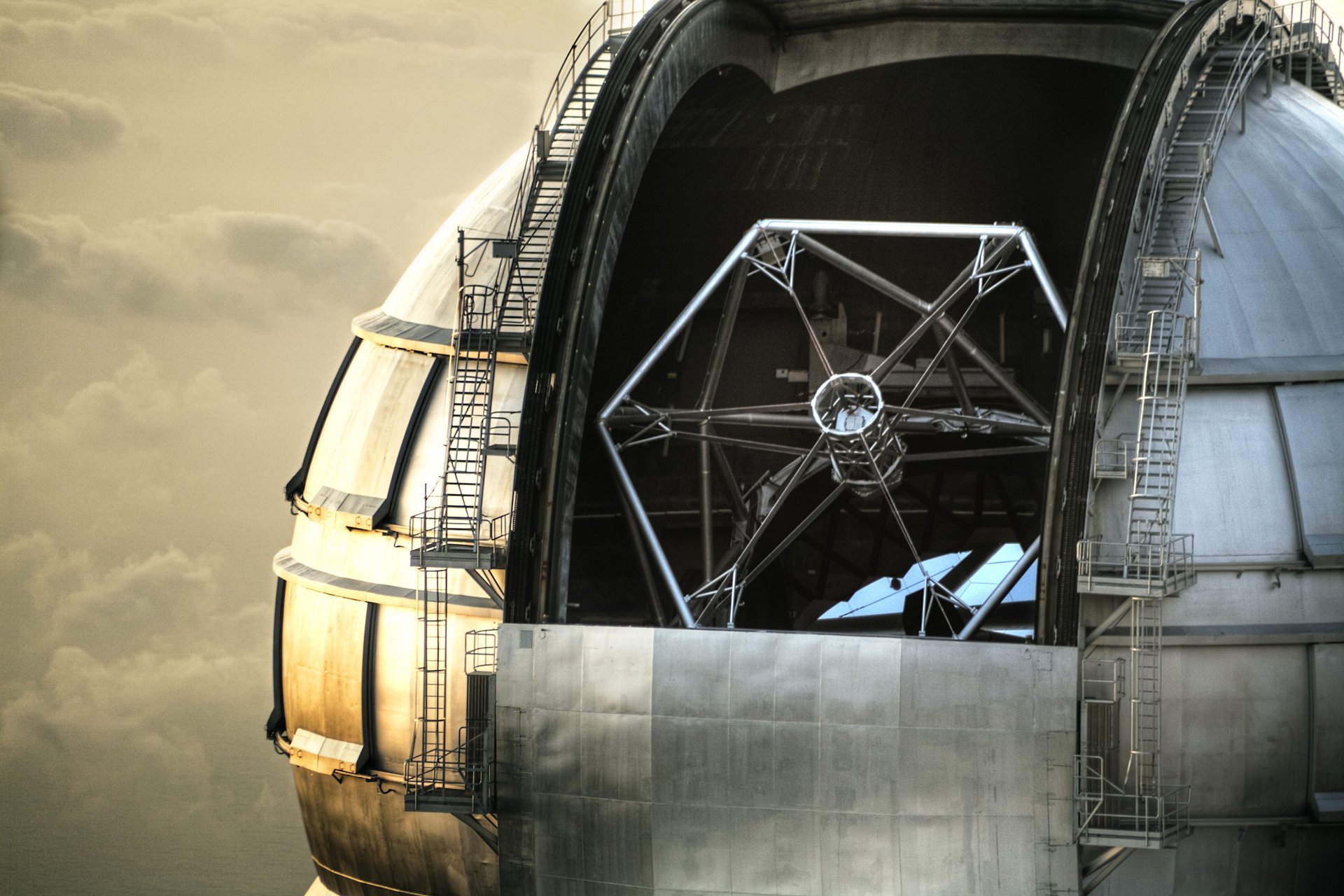 The ICE Gran Telescopio Canarias telescope, located at the El Roque de los Muchachos Observatory on the island of La Palma, Spain. Credit: Instituto de Astrofísica de Canarias