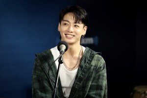 NEW YORK, NEW YORK - SEPTEMBER 22: Jung Kook visits SiriusXM at SiriusXM Studios on September 22, 2023 in New York City. (Photo by Jamie McCarthy/Getty Images)