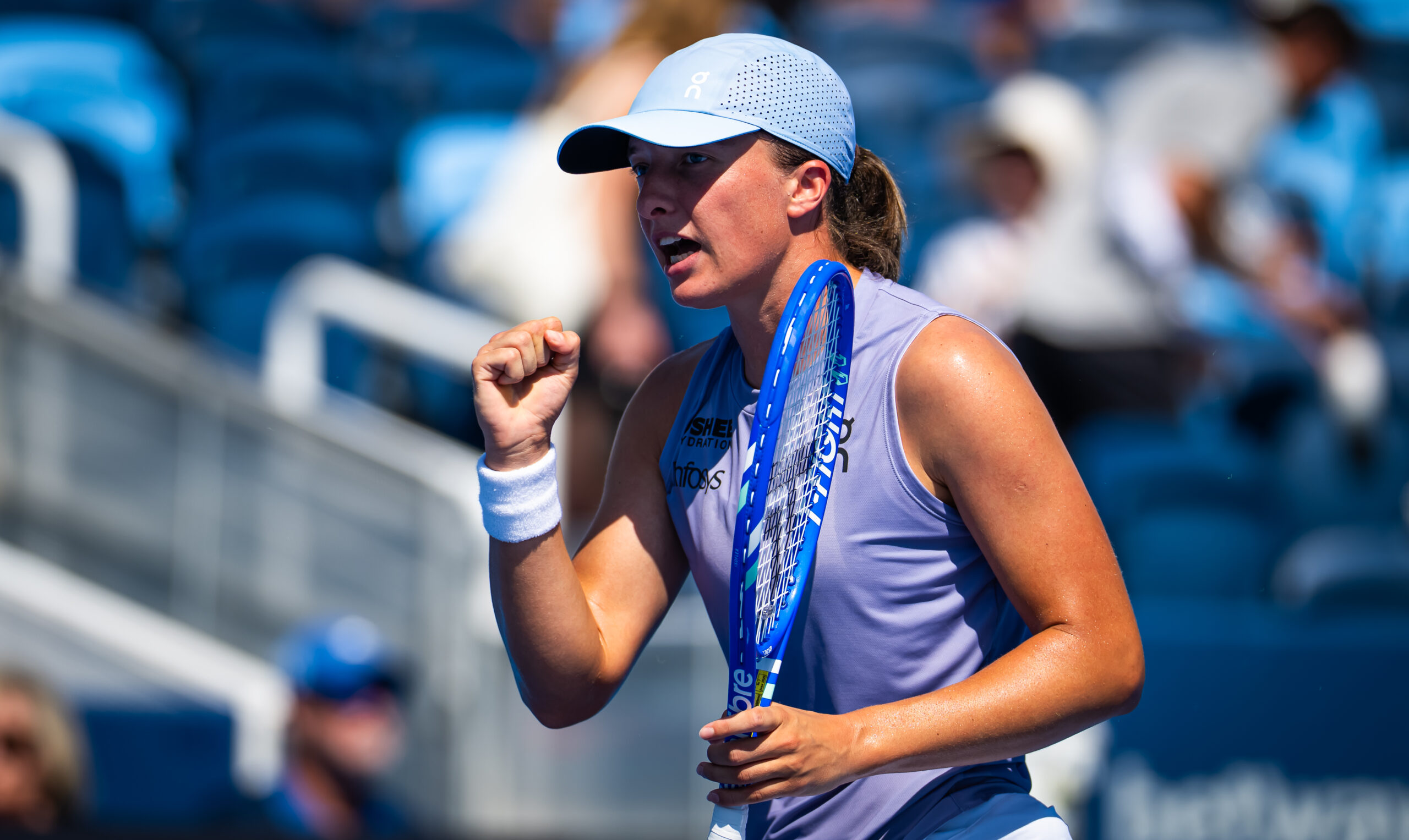 Swiatek eases past Potapova to open Cincinnati campaign