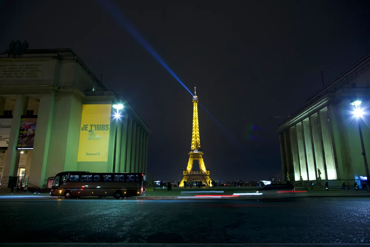 TIMBERLAND_STREET_PROJECTION_PARIS_23_copy.65e120e4db174.png