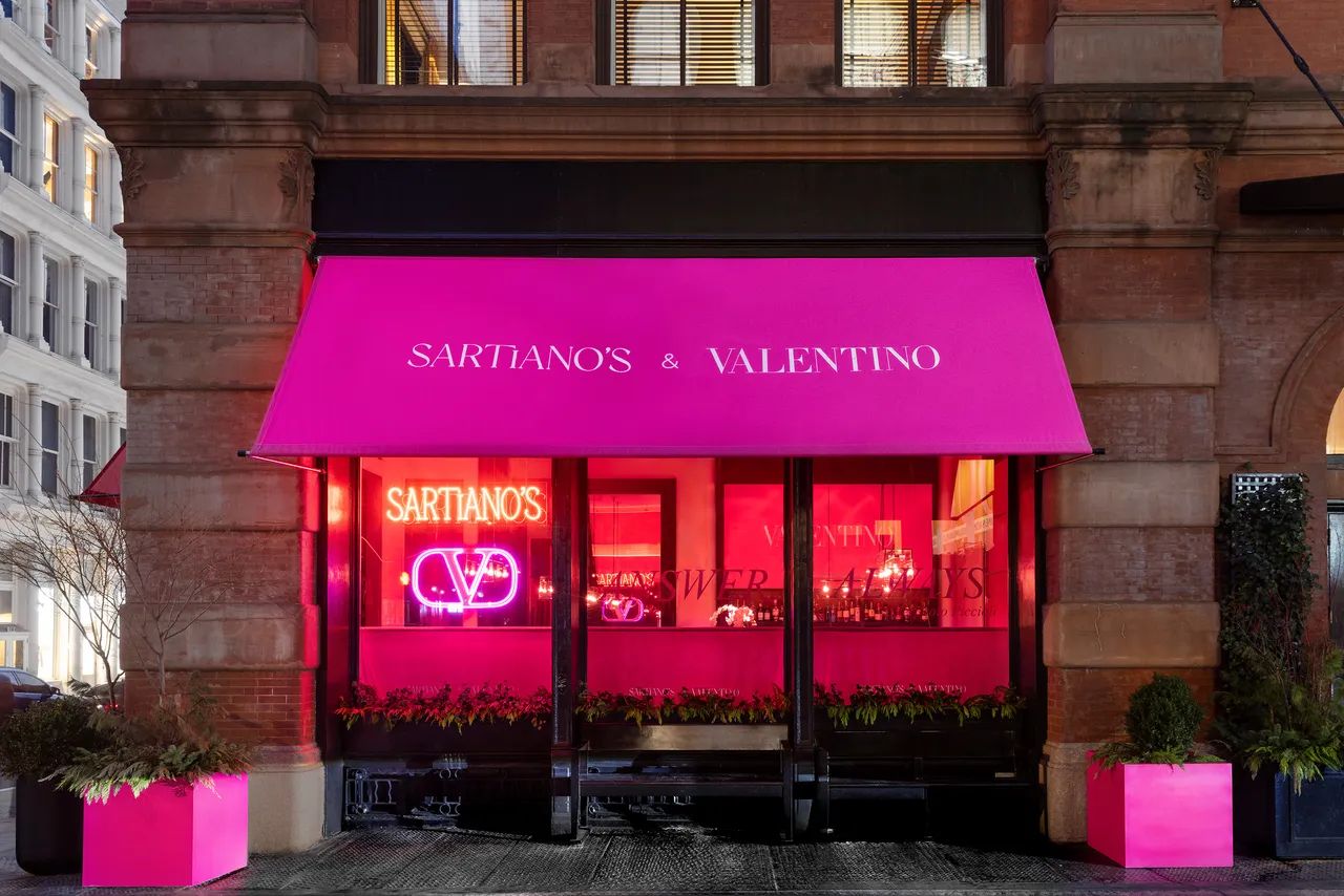 Valentino_Cafe_at_SARTIANO_s_at_The_Mercer_Hotel_Photo_Credit_Tommaso_Sacconi_3_.65e12119e867d.png