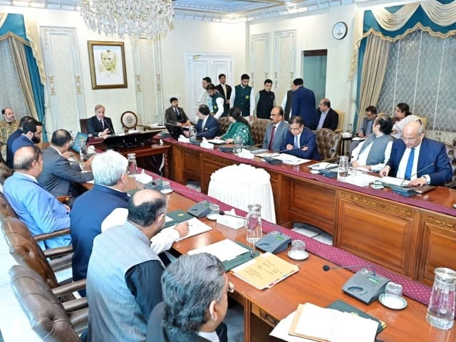 PM pushes for cashless, digital economy