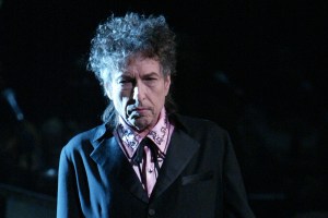 NEW YORK - MARCH 28:  (US TABS AND HOLLYWOOD REPORTER OUT)  Singer Bob Dylan performs at the Apollo Theater Foundation 70th Anniversary Benefit Celebration on March 28, 2004 at the Apollo Theater, in New York City. (Photo by Matthew Peyton/Getty Images)