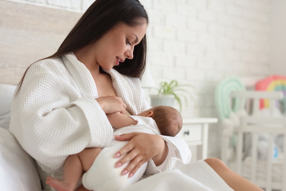 Direct breastfeeding transfers live good bacteria.(Shutterstock) Direct breastfeeding transfers live good bacteria.(Shutterstock)