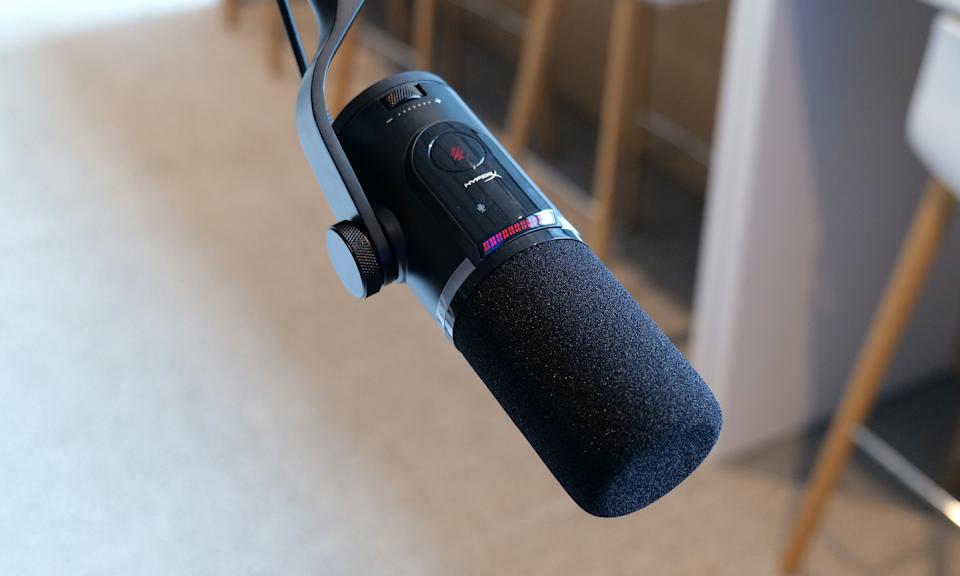 The HyperX FlipCast 2 microphone features support for both USB and XLR cables along with a touch-based mute button and an onboard display for monitoring audio levels. 