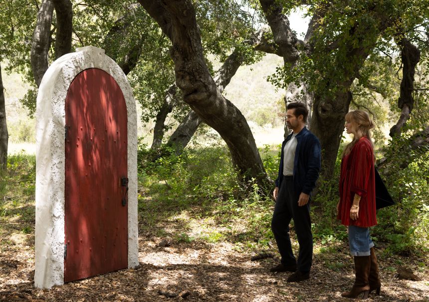 Colin Farrell and Margot Robbie star in