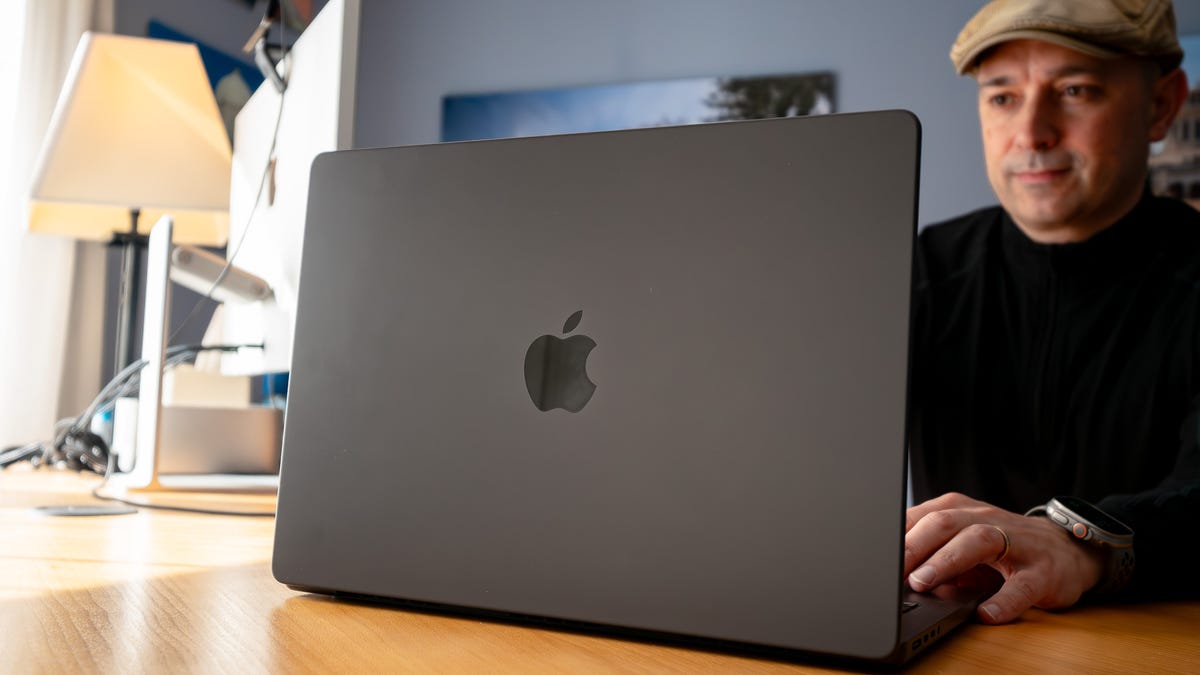 Windows 10 users looking for a new OS? Apple’s $599 MacBook can’t come at a better time