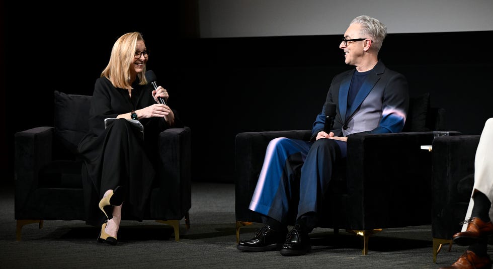 nbcuniversal events the traitors fyc event 2025 pictured: (l r) lisa kudrow, moderator; alan cumming, host / producer at the television academy in north hollywood, calif. on may 14, 2025 (photo by: griffin nagel/peacock via getty images)