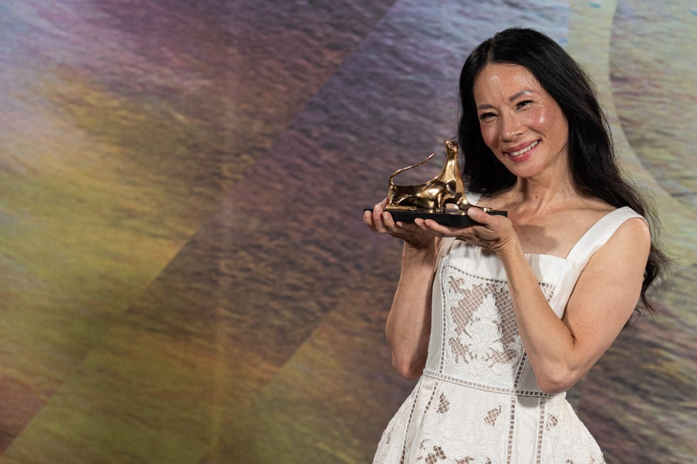 locarno, switzerland august 14: lucy liu poses for the photographer with her career achievement award during the 78th locarno film festival on august 14, 2025 in locarno, switzerland. (photo by alessandro levati/getty images)