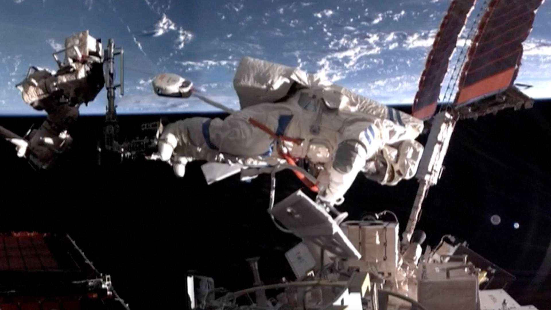 Chinese astronauts beef up Tiangong space station’s debris shield during 6.5-hour spacewalk (video)