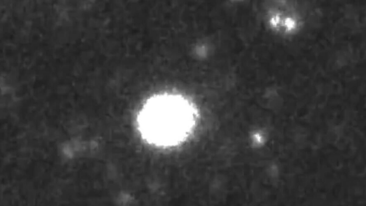 New telescope captures interstellar comet speeding through space in video