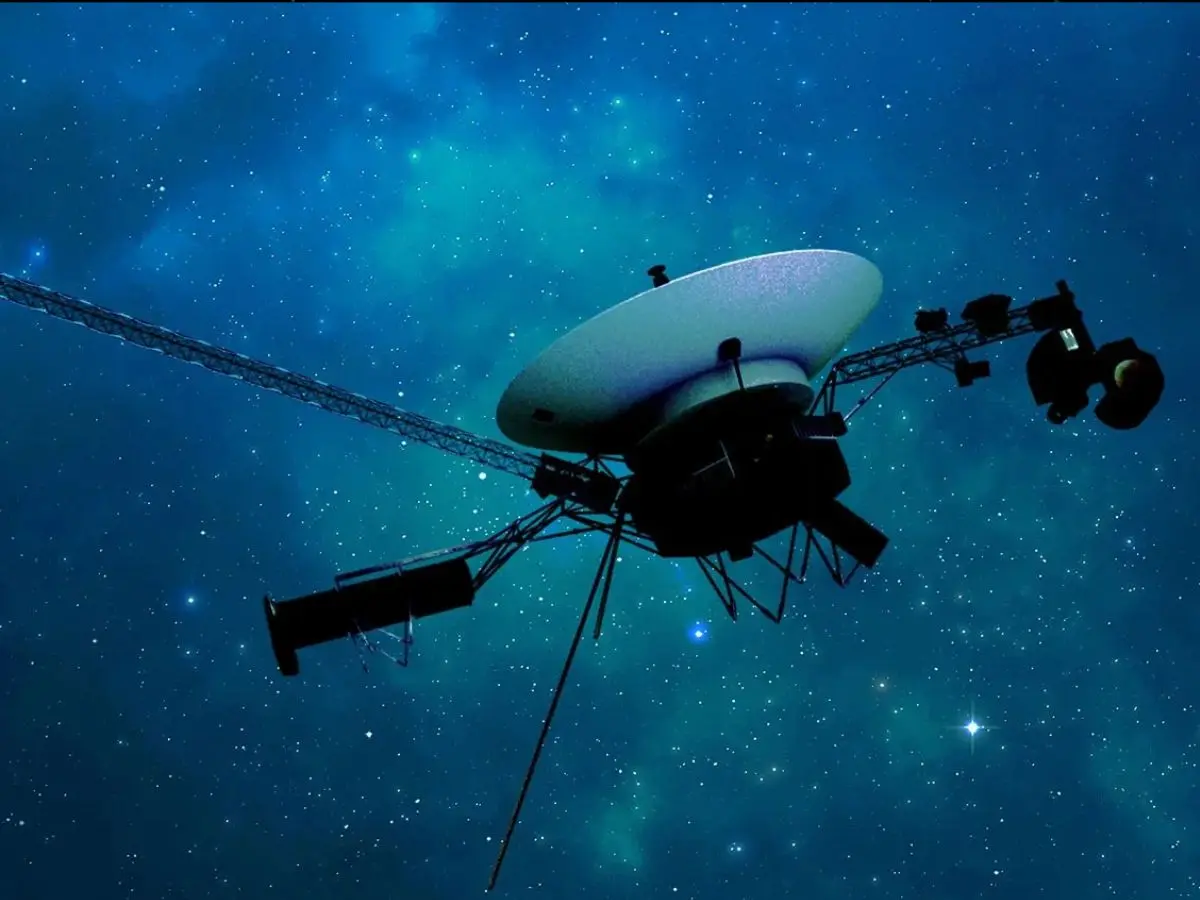 How Voyager 1 still sends data from interstellar space
