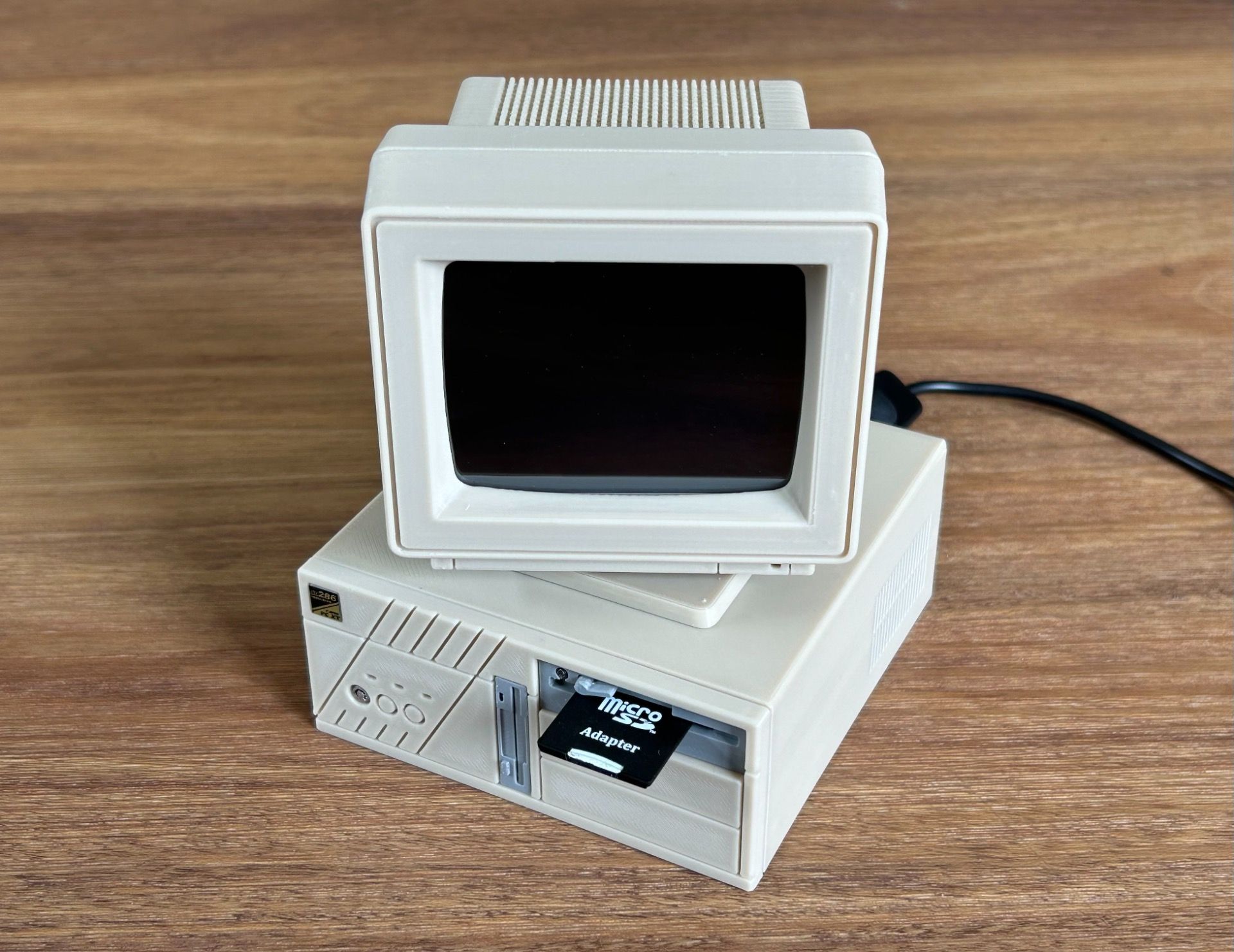 Retro Desktop PC Raspberry Pi case by fantasticmrdavid