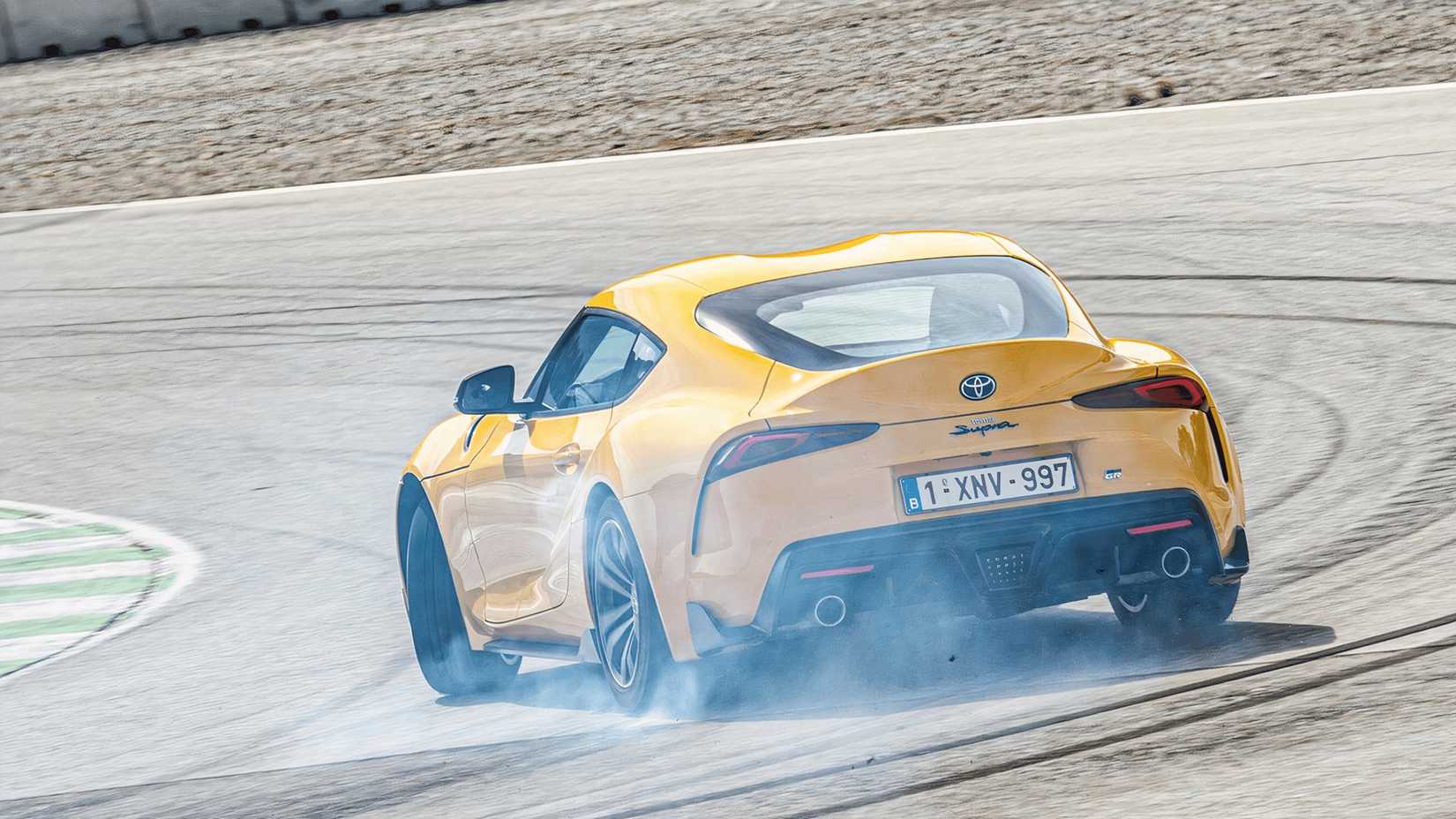 2020 Toyota GR Supra 2.0 drifting