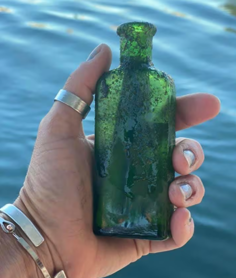Scuba diver finds a 99 year old pen note (Photo: Nautical North Family Adventures) Scuba diver finds a 99 year old pen note (Photo: Nautical North Family Adventures)