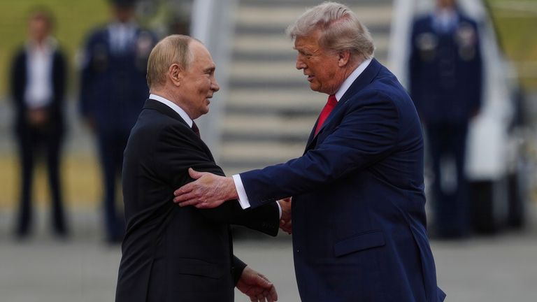 Donald Trump warmly greeted Vladimir Putin at the Alaska summit. Pic: AP