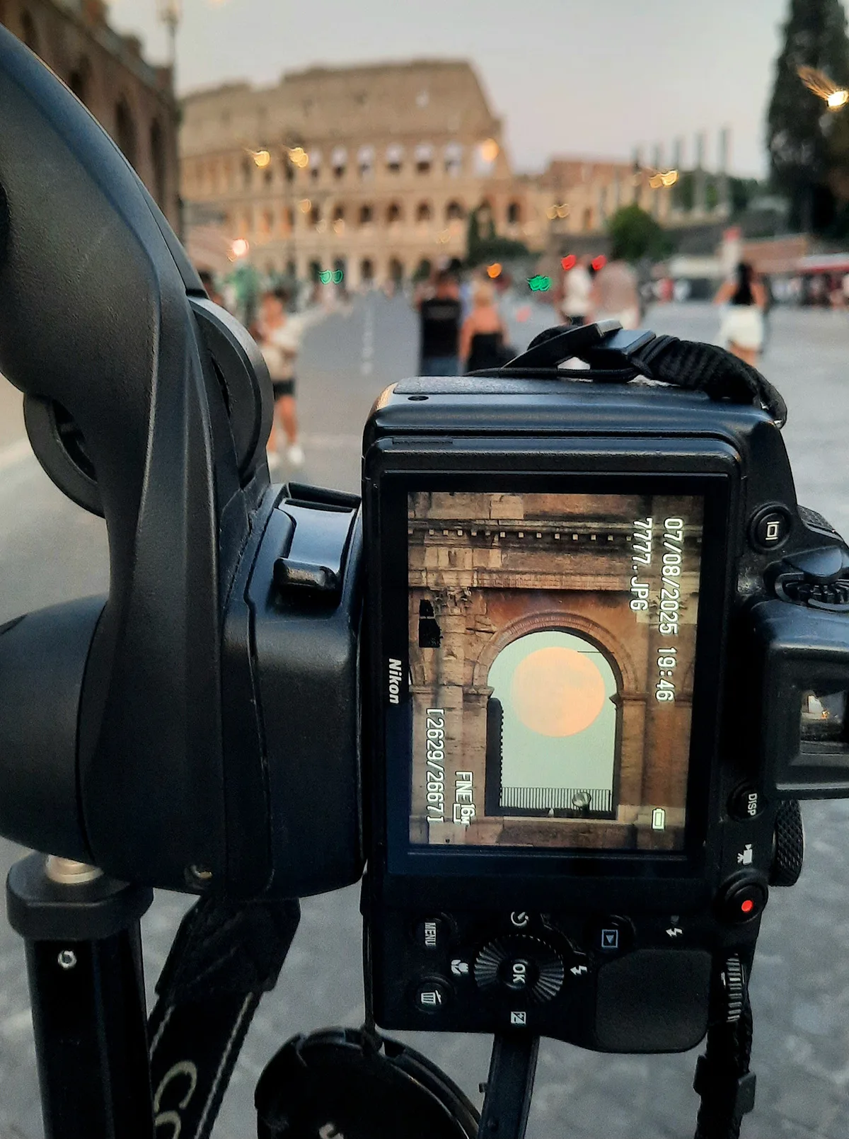Paolo Palma's setup as he captured the nearly-full Sturgeon Moon through the arches of the Colosseum in Rome, Italy, 7 August 2025. Equipment: Nikon Coolpix p510 camera, single shot