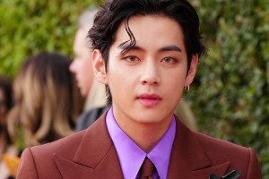 LAS VEGAS, NEVADA - APRIL 03: V of BTS attends the 64th Annual GRAMMY Awards at MGM Grand Garden Arena on April 03, 2022 in Las Vegas, Nevada. (Photo by Jeff Kravitz/FilmMagic)
