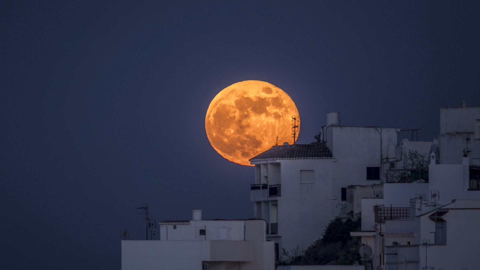 Sturgeon Moon 2025: What makes August’s full moon a special 2-night affair