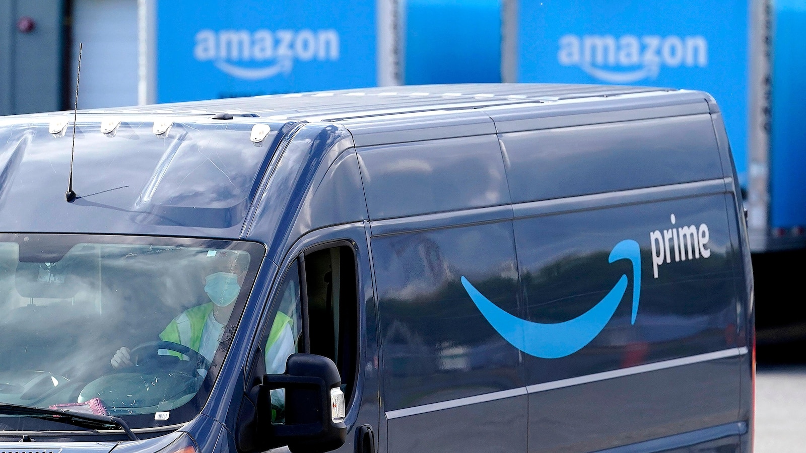 Amazon expands perishable delivery service, putting pressure on traditional grocers