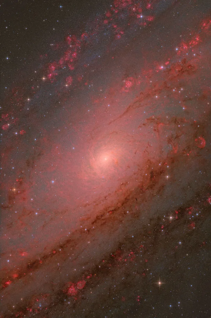 The Andromeda Core © Weitang Liang, Qi Yang, Chuhong Yu (China). Winner, Galaxies and overall winner. Equipment: PlaneWave Instruments CDK20 telescope, Baader LRGB and Chroma H-alpha filters, PlaneWave Instruments L500 mount, Moravian Instruments C3-61000 Pro camera. Location: AstroCamp Observatory, Nerpio, Spain, 31 July, 2, 4–6, 14, 17, 20, 29, 31 August and 1 September 2024