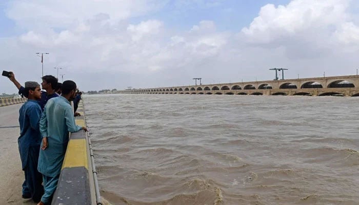 Indus River swelling at Sukkur, Guddu barrages