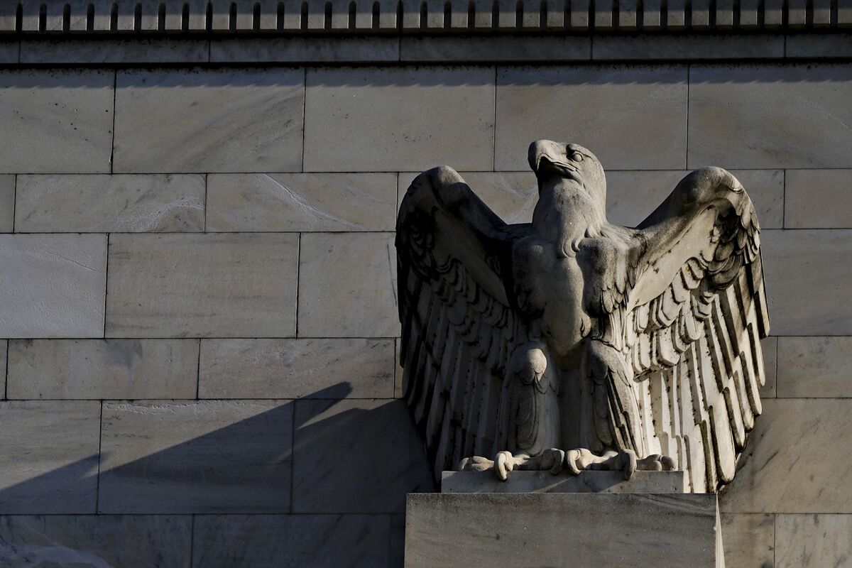 Trump’s Attack on the Fed Fires Up Gold Bulls Betting on Crisis