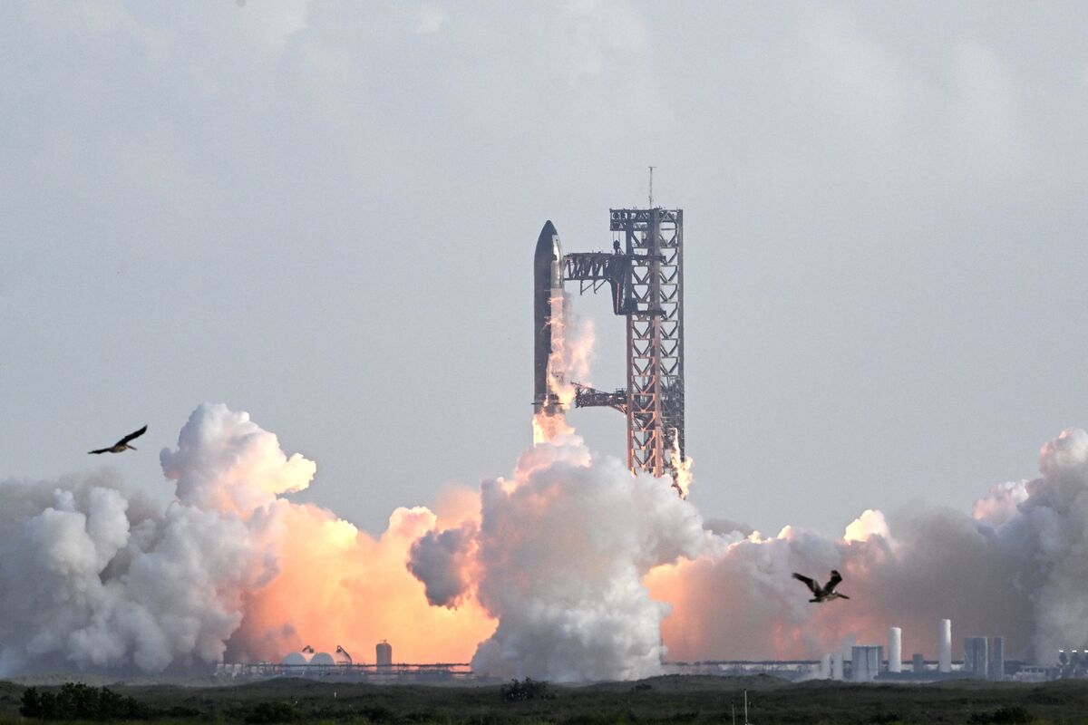Is Starship the Weak Link in the US Lunar Race With China? – Bloomberg.com