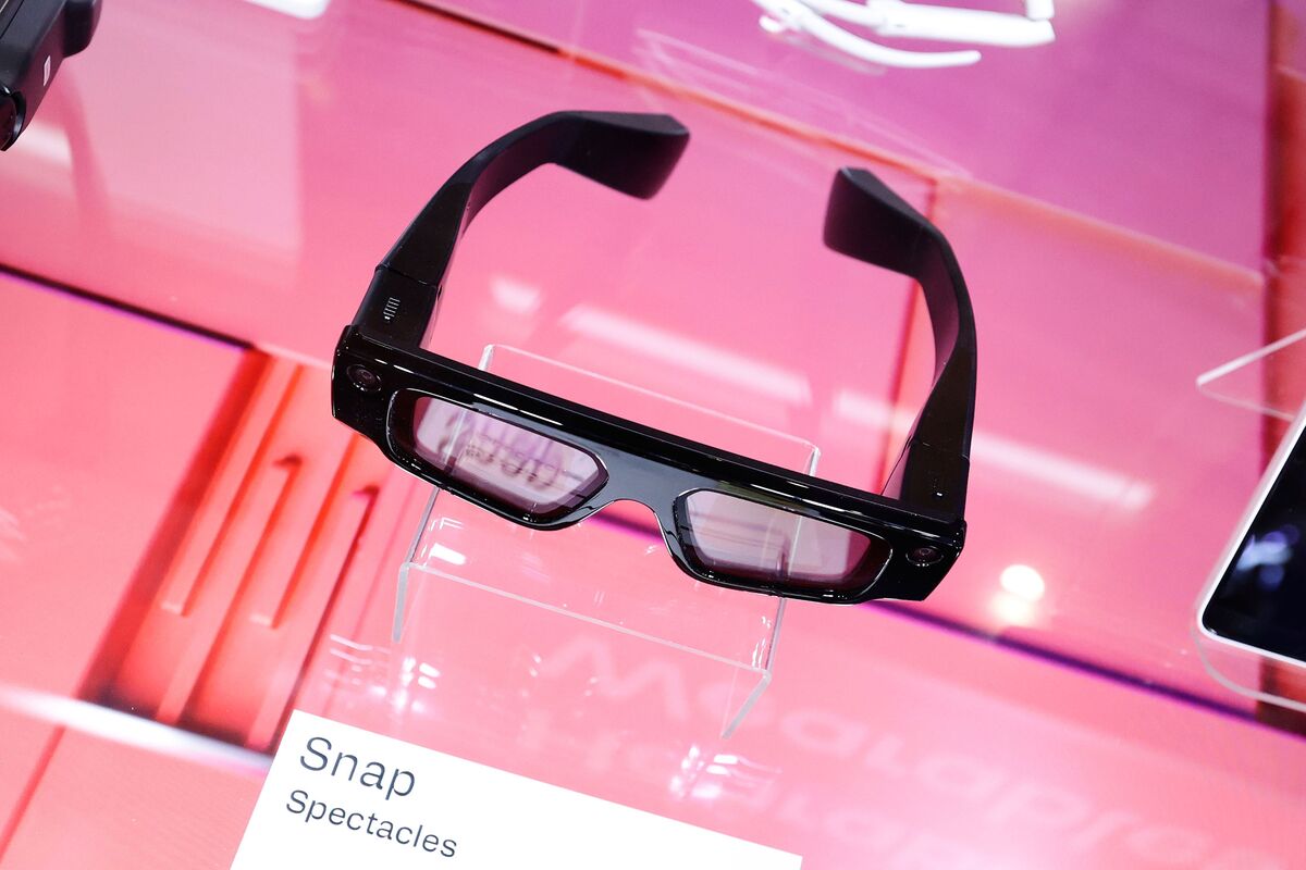 Snap Unveils Revamped Snap OS 2.0 Ahead of 2026 Consumer Glasses Launch