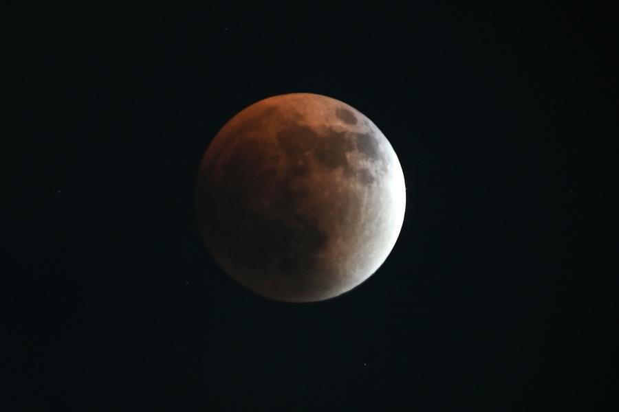 Spectacular lunar eclipse in Indonesia-Xinhua