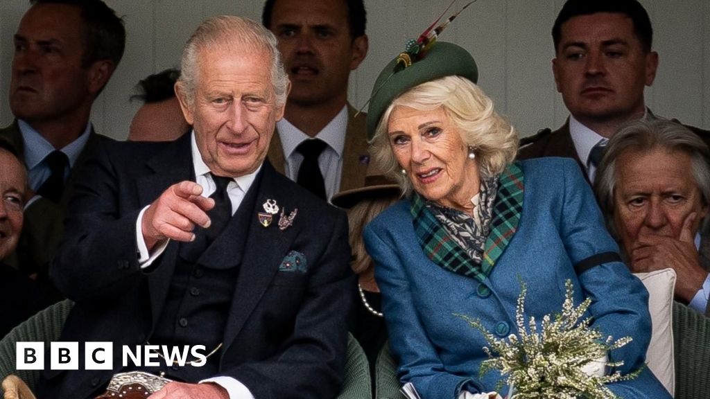 King and Queen attend Braemar gathering