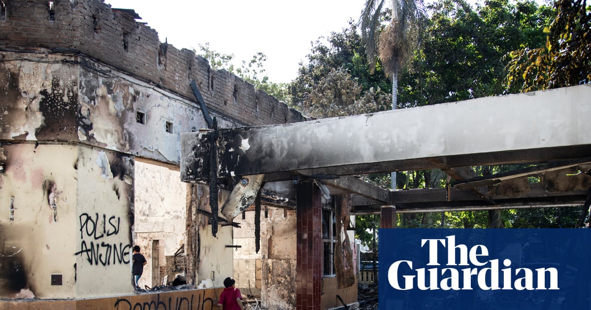 Indonesia protests: president scraps lawmakers’ perks in bid to calm tensions | Indonesia