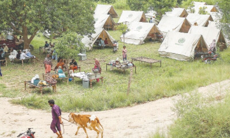 Dykes breached as Chenab, Ravi rivers hit critical levels – Pakistan