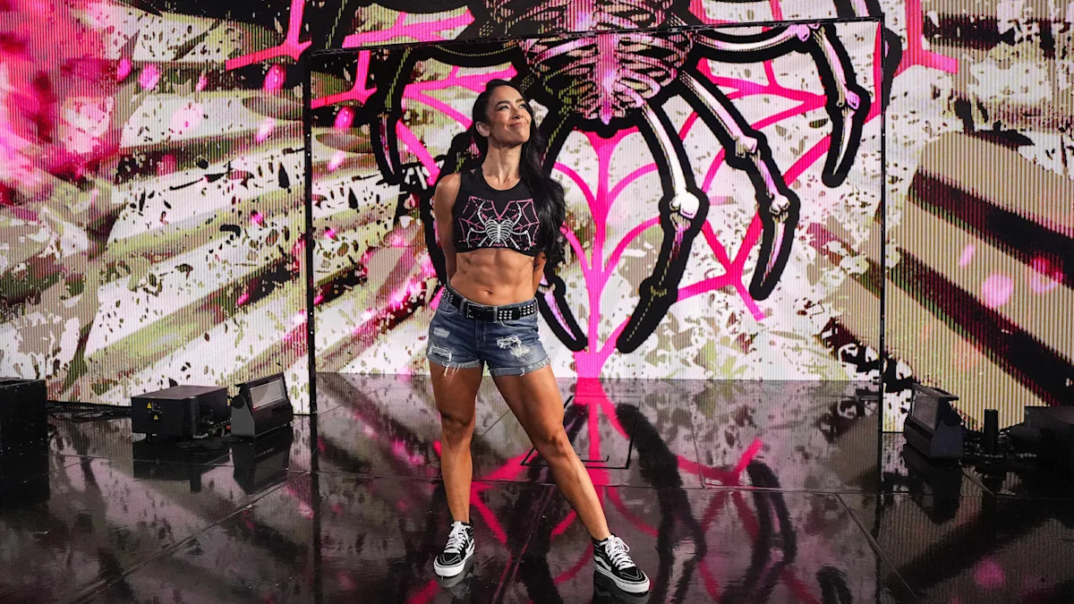 WWE Raw results, highlights (Sept. 8): AJ Lee reintroduces herself, Wrestlepalooza return match set
