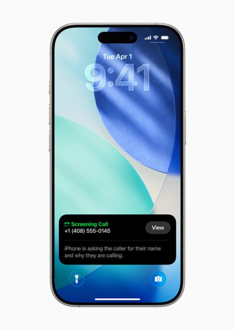 A Screenshots showing iOS 26's new call screening feature.
