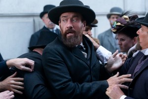 Death By Lightning. Mathew Macfadyen as Charles Guiteau in episode 104 of Death By Lightning. Cr. Larry Horricks/Netflix © 2024