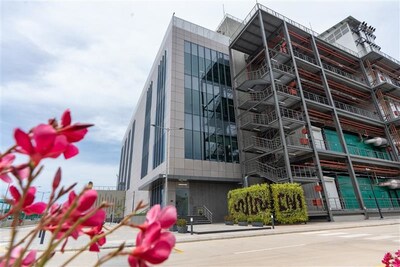 Exterior of Equinix's CN1 International Business Exchange™ (IBX®) data center in India