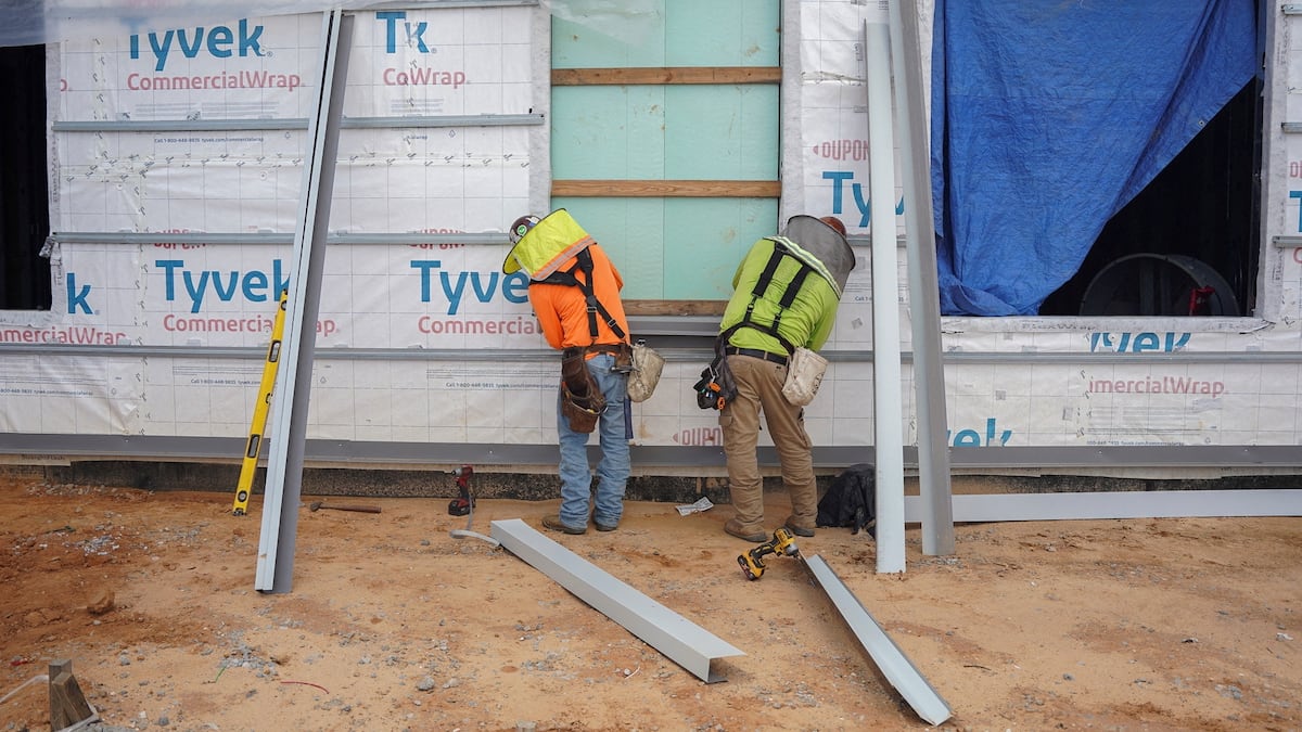 Labor shortages caused by Trump’s immigration crusade widen cracks in the construction sector | Economy and Business