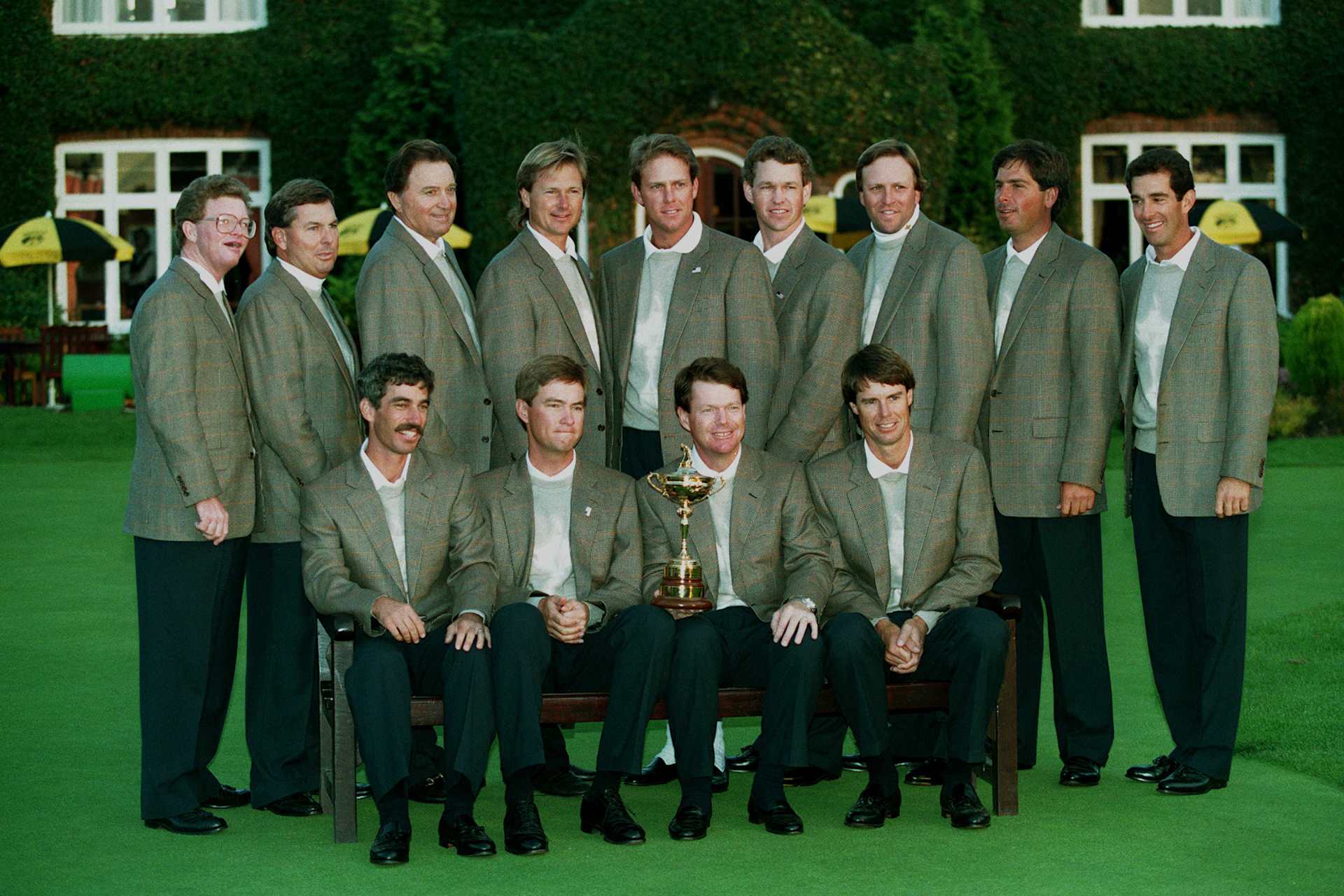 SUTTON COLDFIELD, ENGLAND - September 26: United States Winning Ryder Cup Team Group with trophy of (br) Tom Kite, Lanny Wadkins, Raymond Floyd, John Cook, Payne Stewart, Lee Janzen, Jim Gallagher Jr, Fred Couples, Chip Beck, (fr) Corey Pavin, Davis Love III, Tom Watson, Paul Azinger after winning the 1993 30th Ryder Cup Matches at The Belfry on September 26, 1993 in Sutton Coldfield, England. (Photo by Richard Sellers/Sportsphoto/Allstar via Getty Images)
