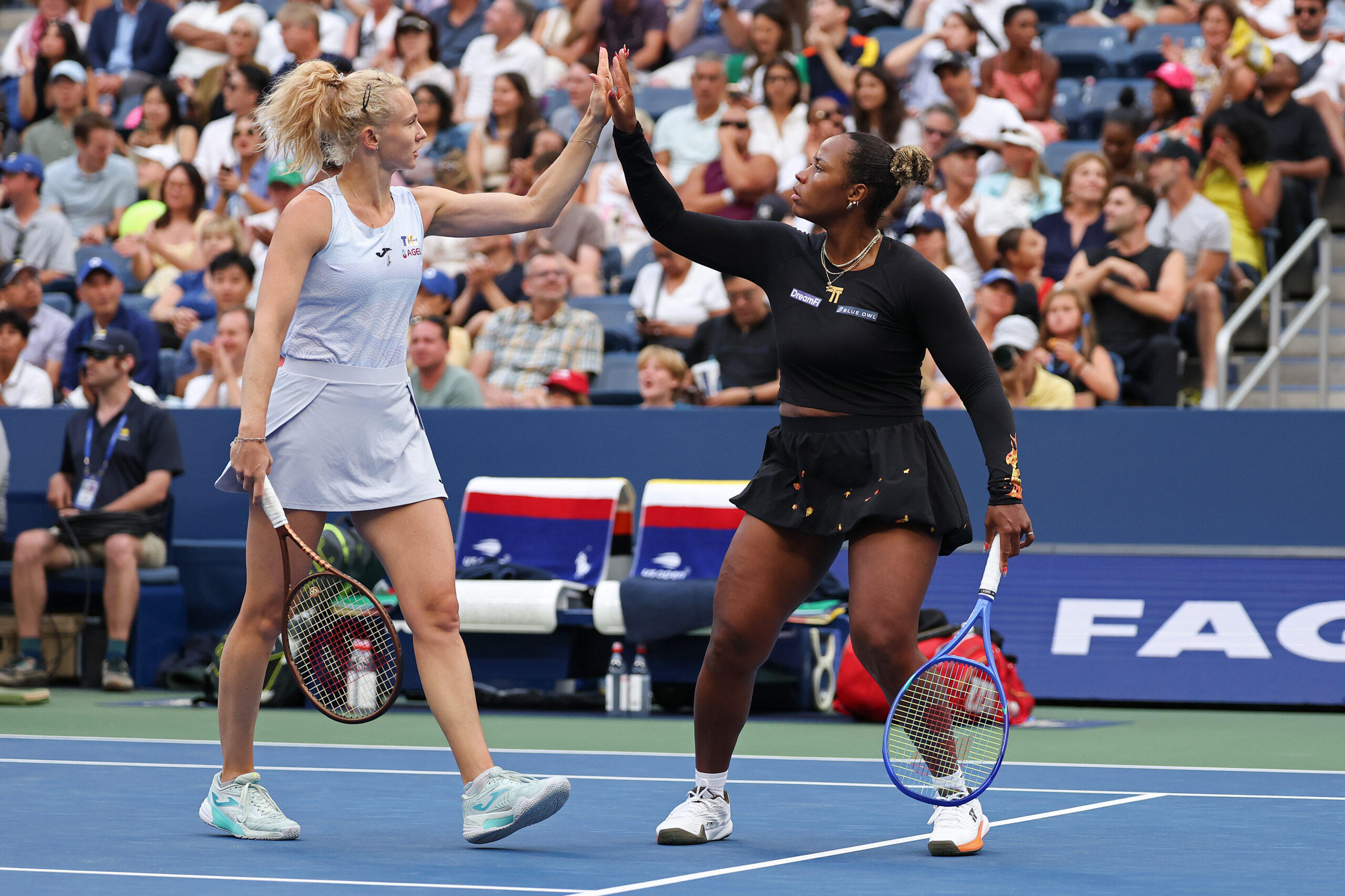 Siniakova and Townsend end Venus and Fernandez’s US Open run