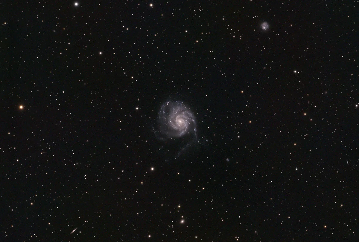 The Pinwheel Galaxy showed no chromatic aberration, 180x 60”. Image taken with a ZWO ASI2600MC Air on board. Credit: Ivana Peranic