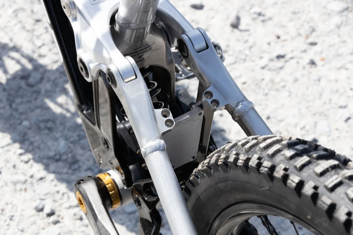 Dakota Norton's Mondraker Summun with adjustable rear stiffness at Fort William