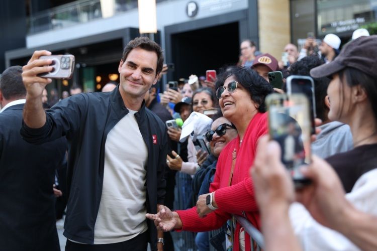 The most popular man in town, Roger Federer delights fans at Chase Center. 