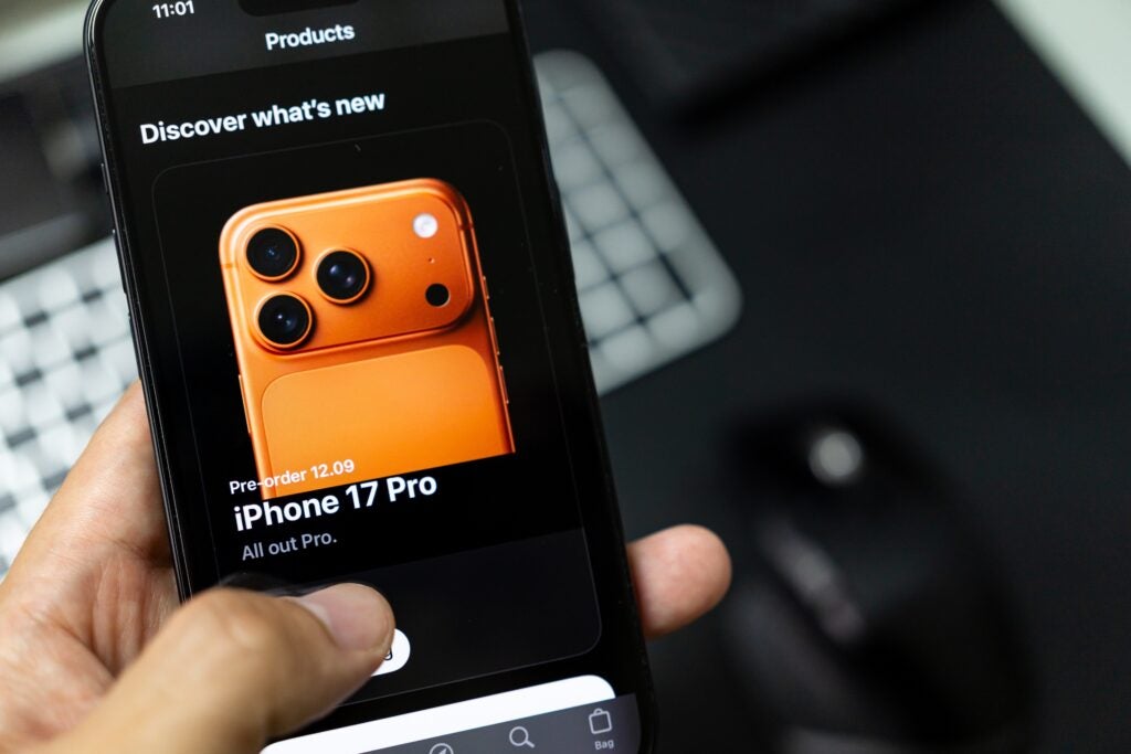 Apple’s iPhone 17 Series Sees Strong Start In China, India—Pro Max Model Leads The Pack – Apple (NASDAQ:AAPL)