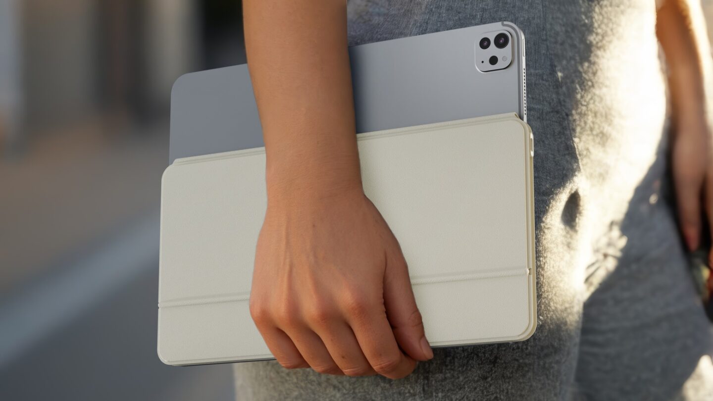 Satechi OntheGo Bluetooth Keyboard with Stand folds flat Satechi OntheGo Bluetooth Keyboard with Stand folds flat